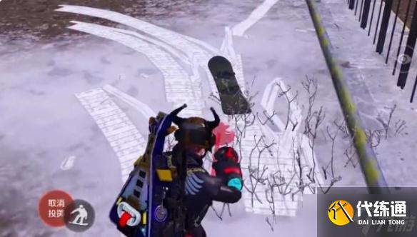 《和平精英》水泥厂的大圆柱上去方式分享